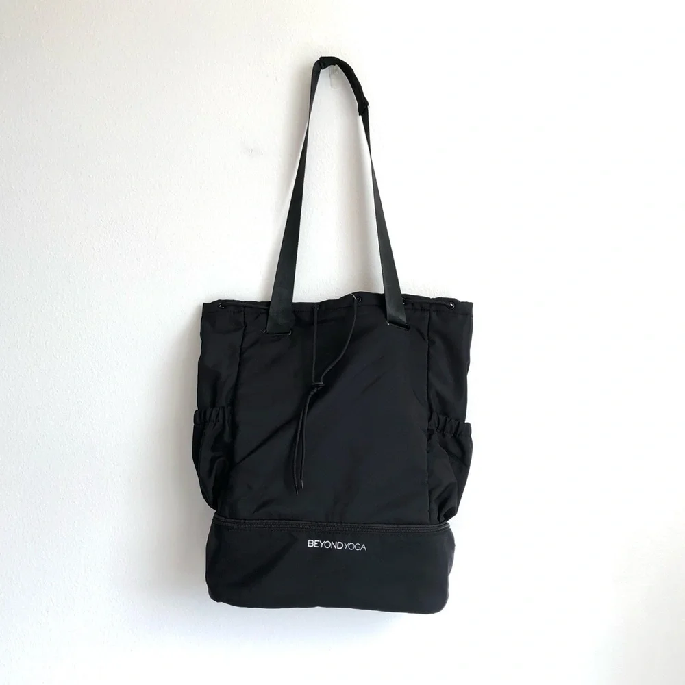 NWT Beyond Yoga Black Convertible Shoulder Tote Backpack Gym Bag